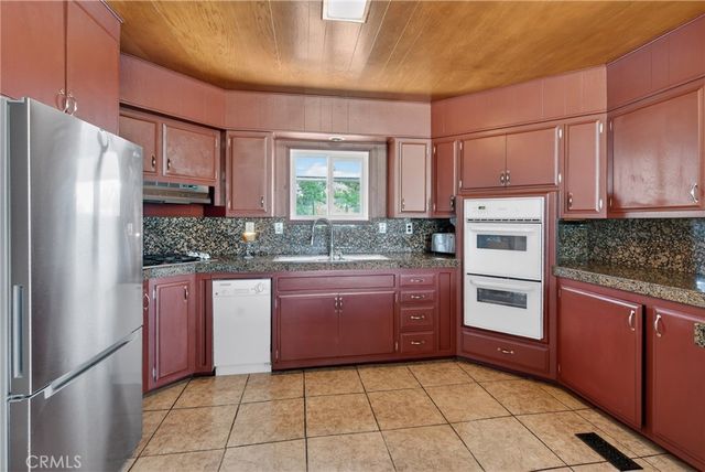 780 Santa Clara Circle, Hemet, CA 92543