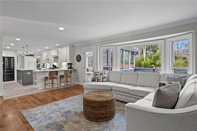 521 Creekwood Drive, Marietta, GA 30068