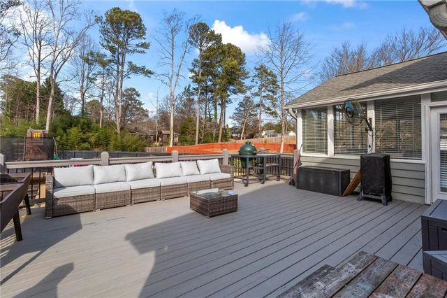 521 Creekwood Drive, Marietta, GA 30068