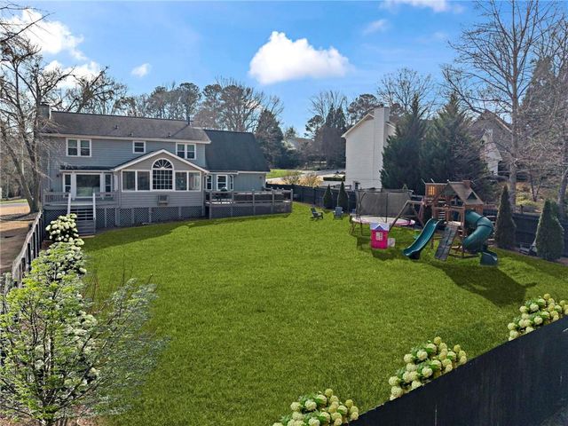 521 Creekwood Drive, Marietta, GA 30068