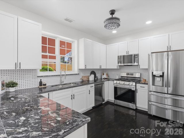 7702 Harrington Woods Road, Charlotte, NC 28269