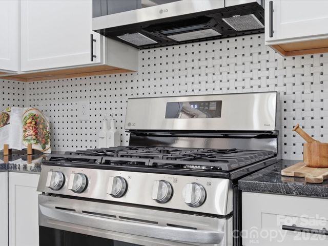 7702 Harrington Woods Road, Charlotte, NC 28269