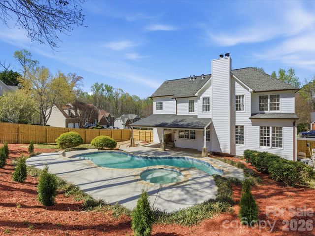 7702 Harrington Woods Road, Charlotte, NC 28269