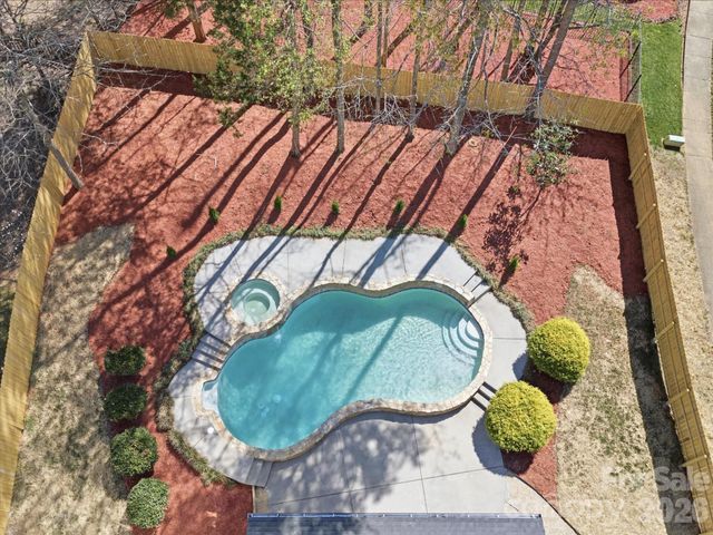 7702 Harrington Woods Road, Charlotte, NC 28269