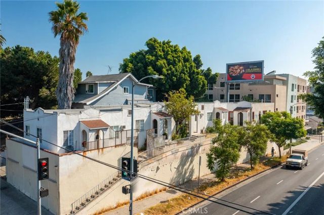 272 S Burlington, Los Angeles, CA 90057