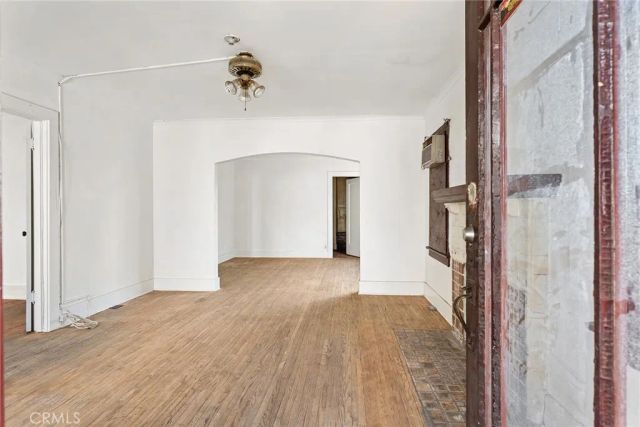 272 S Burlington, Los Angeles, CA 90057