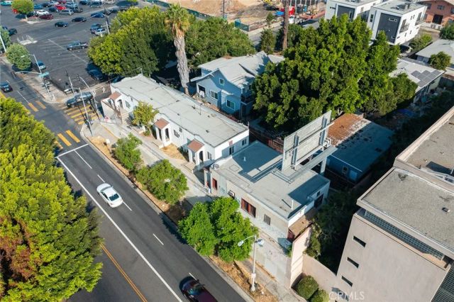 272 S Burlington, Los Angeles, CA 90057