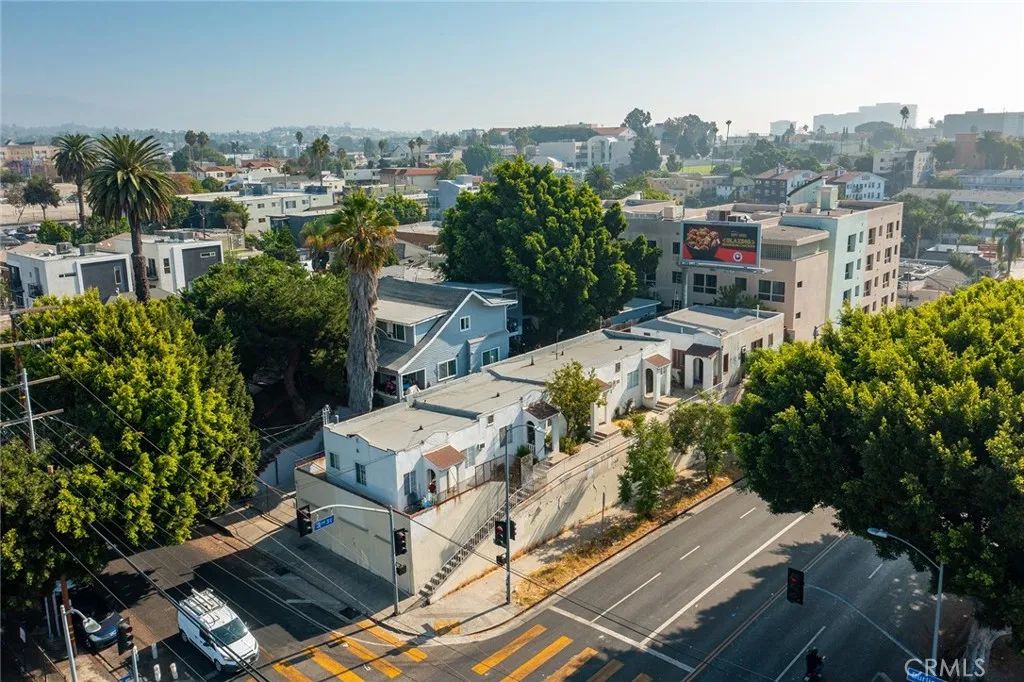272 S Burlington, Los Angeles, CA 90057