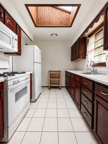 2295 177th Street, Lansing, IL 60438