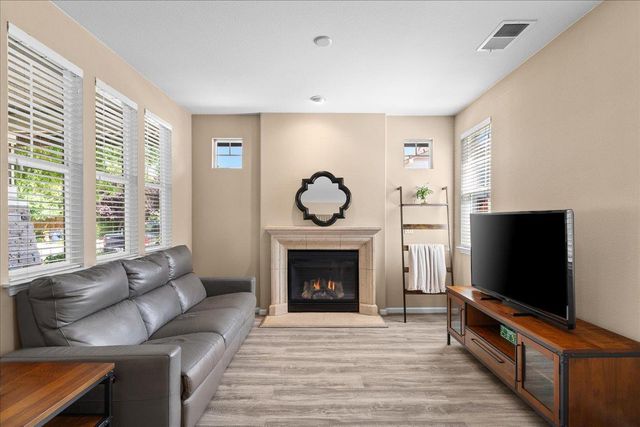 474 N Orinda Ct, Tracy, CA 95391