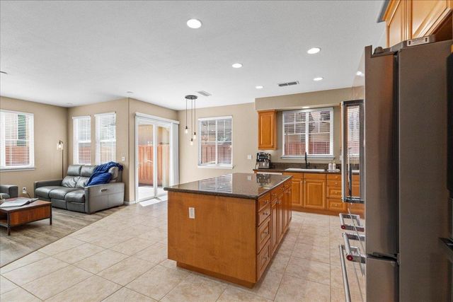 474 N Orinda Ct, Tracy, CA 95391