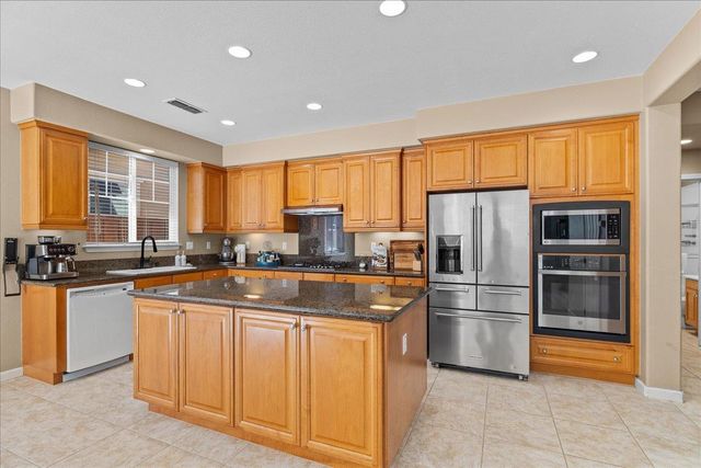 474 N Orinda Ct, Tracy, CA 95391