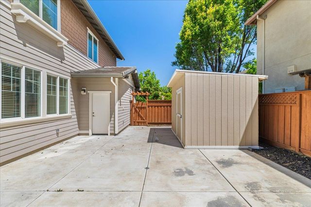 474 N Orinda Ct, Tracy, CA 95391