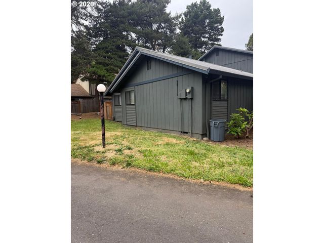 12369 Sw WALNUT St, Portland, OR 97223