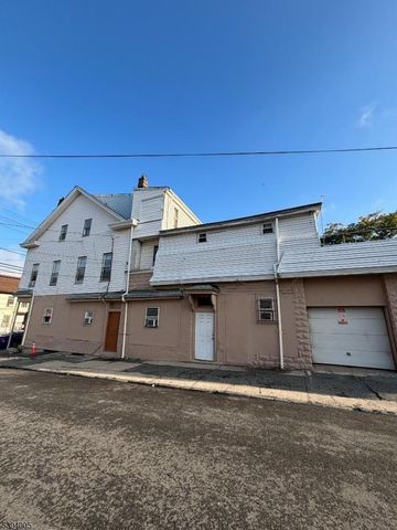 564 River St, Paterson City, NJ 07524