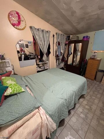 564 River St, Paterson City, NJ 07524