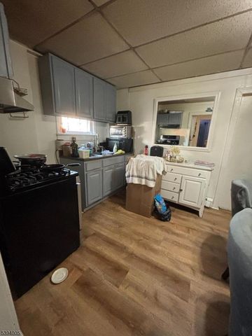 564 River St, Paterson City, NJ 07524