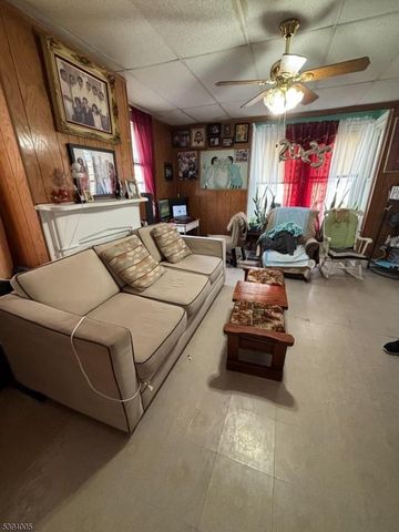 564 River St, Paterson City, NJ 07524