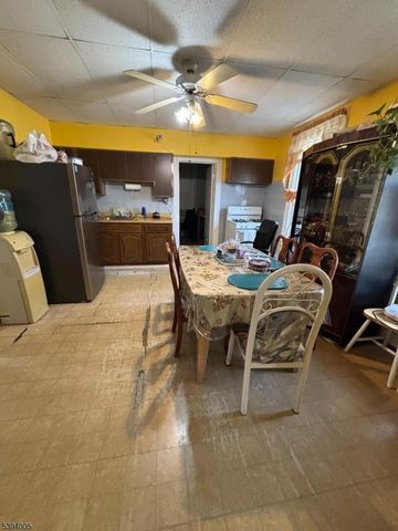 564 River St, Paterson City, NJ 07524