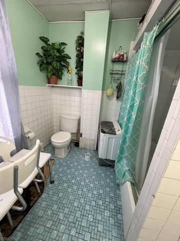 564 River St, Paterson City, NJ 07524