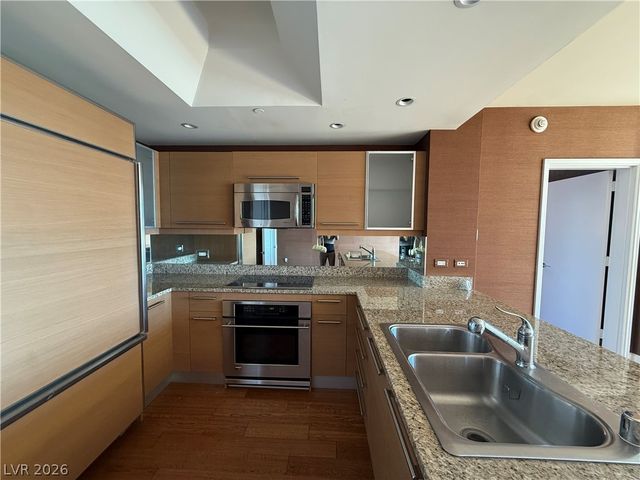 322 Karen Avenue 802, Las Vegas, NV 89109