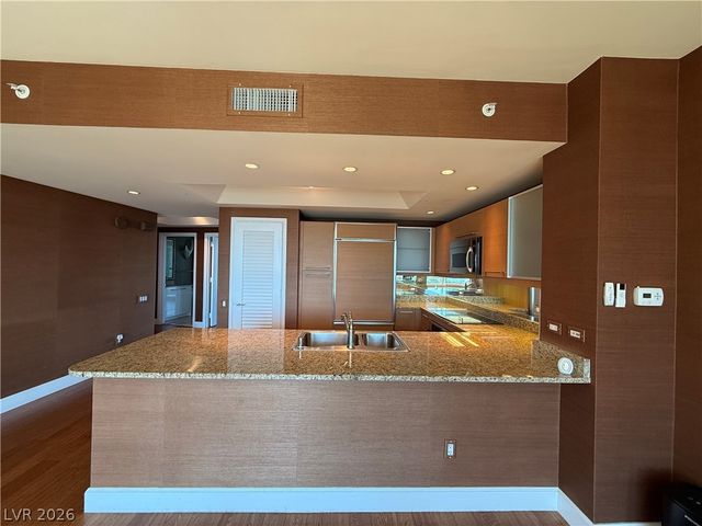 322 Karen Avenue 802, Las Vegas, NV 89109