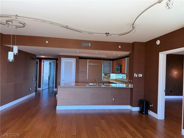 322 Karen Avenue 802, Las Vegas, NV 89109