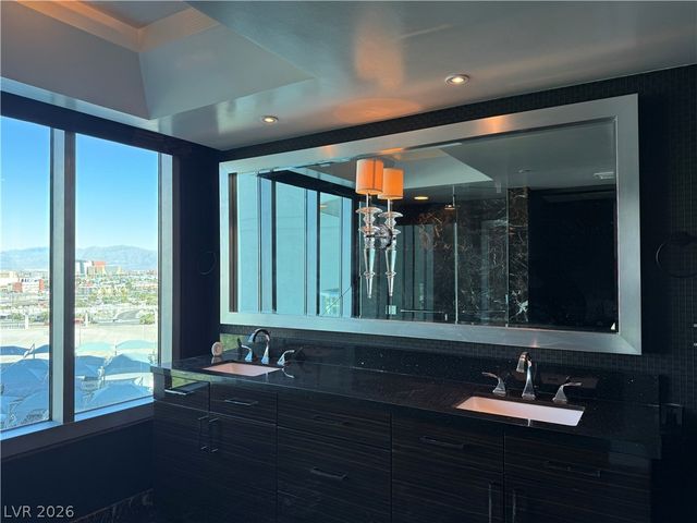 322 Karen Avenue 802, Las Vegas, NV 89109