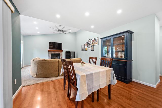 1977 Twin Flower Circle, Grove City, OH 43123