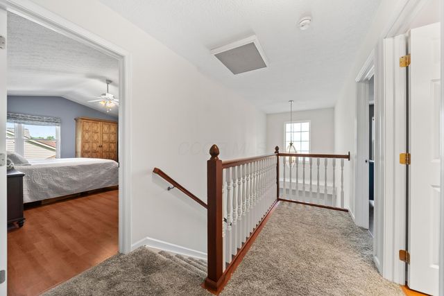 1977 Twin Flower Circle, Grove City, OH 43123