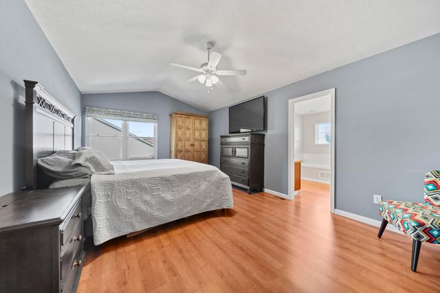 1977 Twin Flower Circle, Grove City, OH 43123