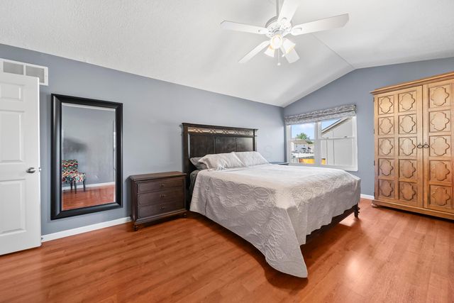 1977 Twin Flower Circle, Grove City, OH 43123