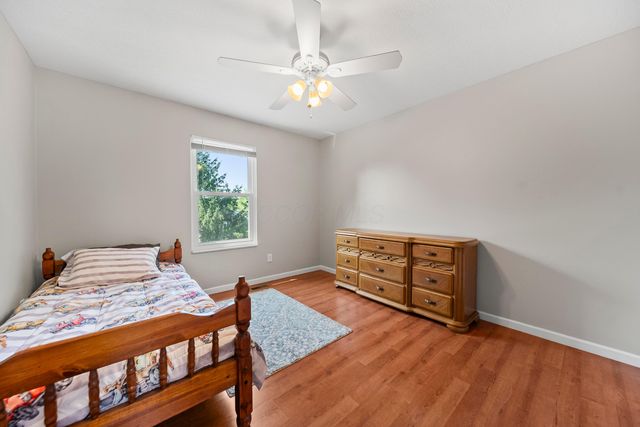 1977 Twin Flower Circle, Grove City, OH 43123