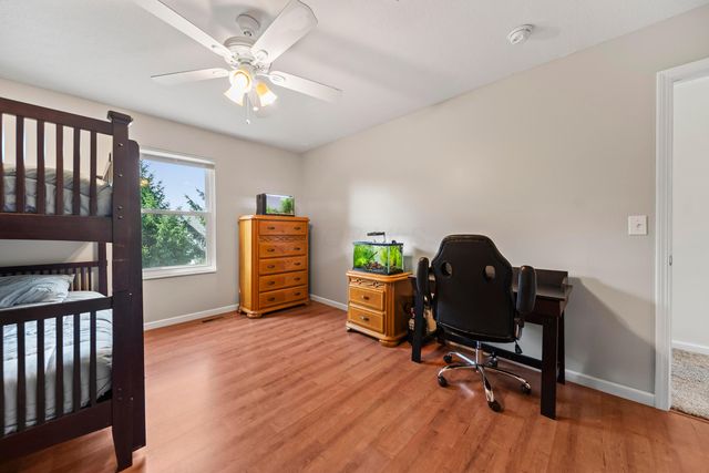 1977 Twin Flower Circle, Grove City, OH 43123