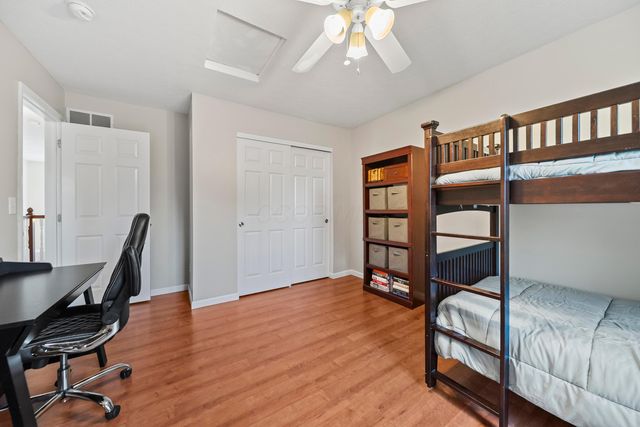 1977 Twin Flower Circle, Grove City, OH 43123