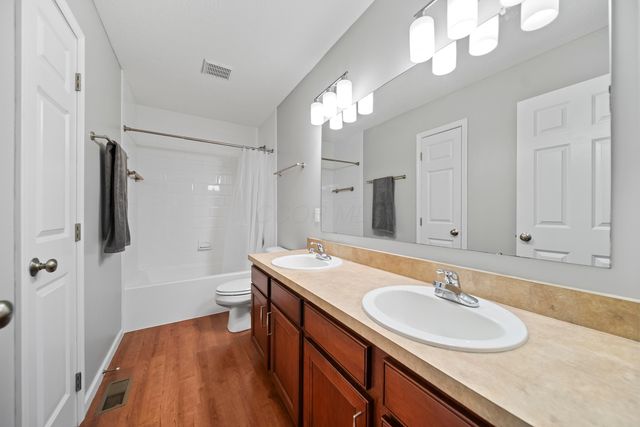 1977 Twin Flower Circle, Grove City, OH 43123