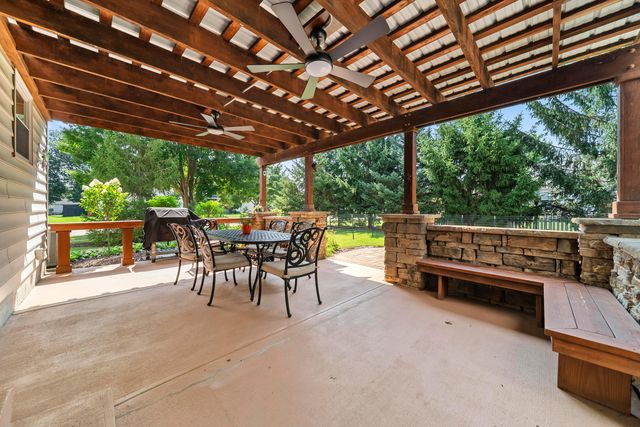 1977 Twin Flower Circle, Grove City, OH 43123