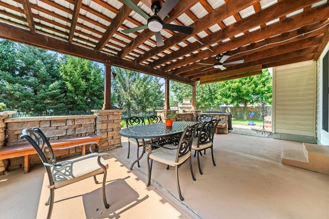 1977 Twin Flower Circle, Grove City, OH 43123