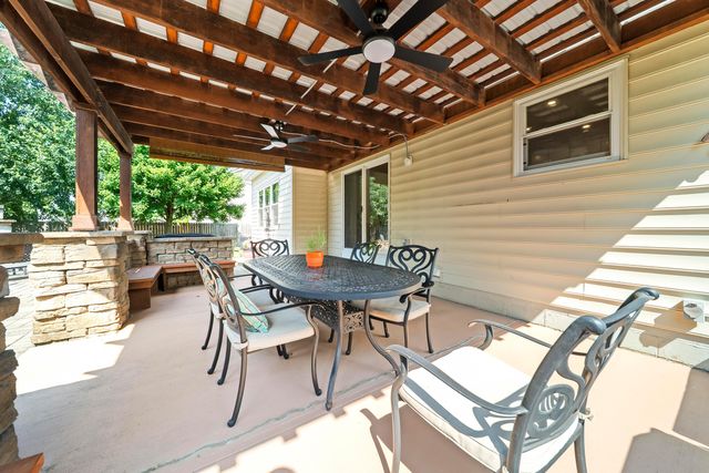 1977 Twin Flower Circle, Grove City, OH 43123