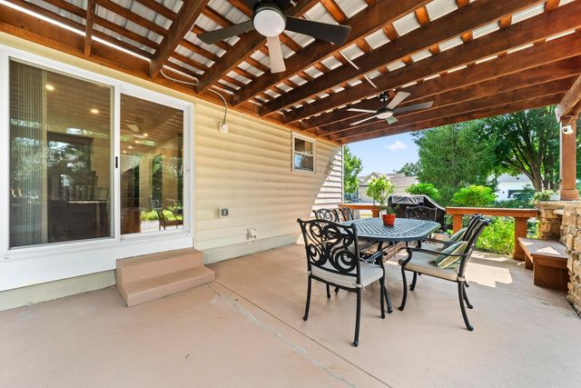 1977 Twin Flower Circle, Grove City, OH 43123