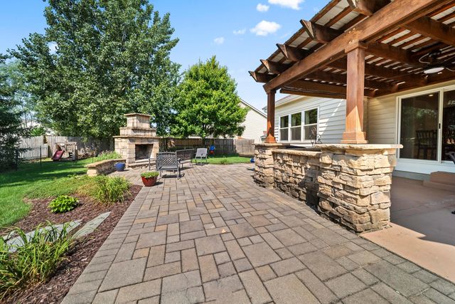 1977 Twin Flower Circle, Grove City, OH 43123