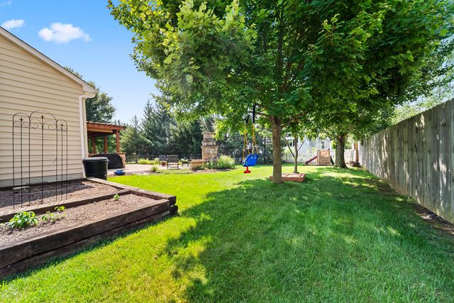 1977 Twin Flower Circle, Grove City, OH 43123