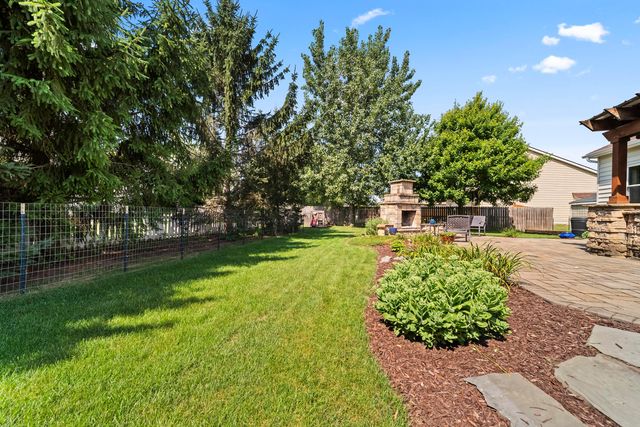 1977 Twin Flower Circle, Grove City, OH 43123