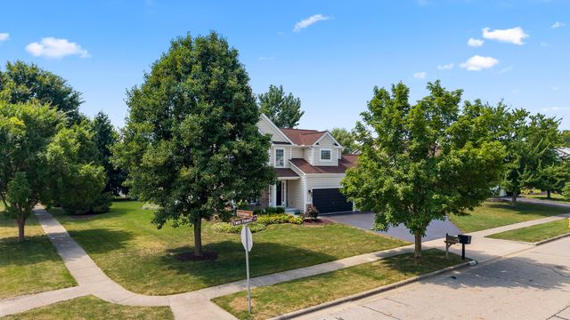 1977 Twin Flower Circle, Grove City, OH 43123
