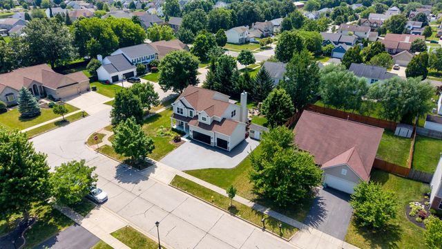 1977 Twin Flower Circle, Grove City, OH 43123