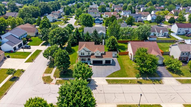 1977 Twin Flower Circle, Grove City, OH 43123