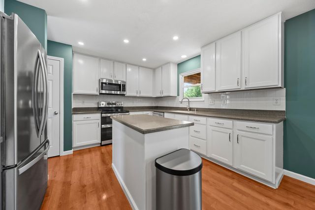 1977 Twin Flower Circle, Grove City, OH 43123