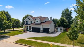 1977 Twin Flower Circle, Grove City, OH 43123