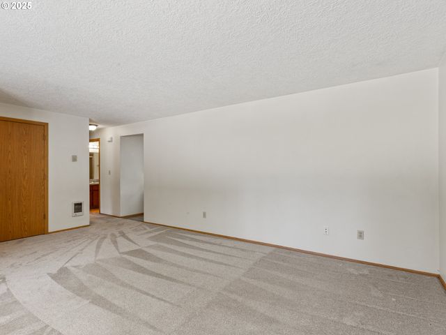 12406 Ne 37TH St, Vancouver, WA 98682