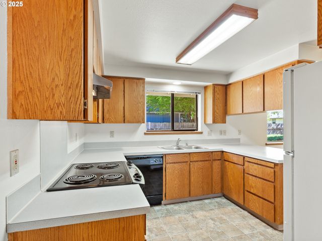 12406 Ne 37TH St, Vancouver, WA 98682